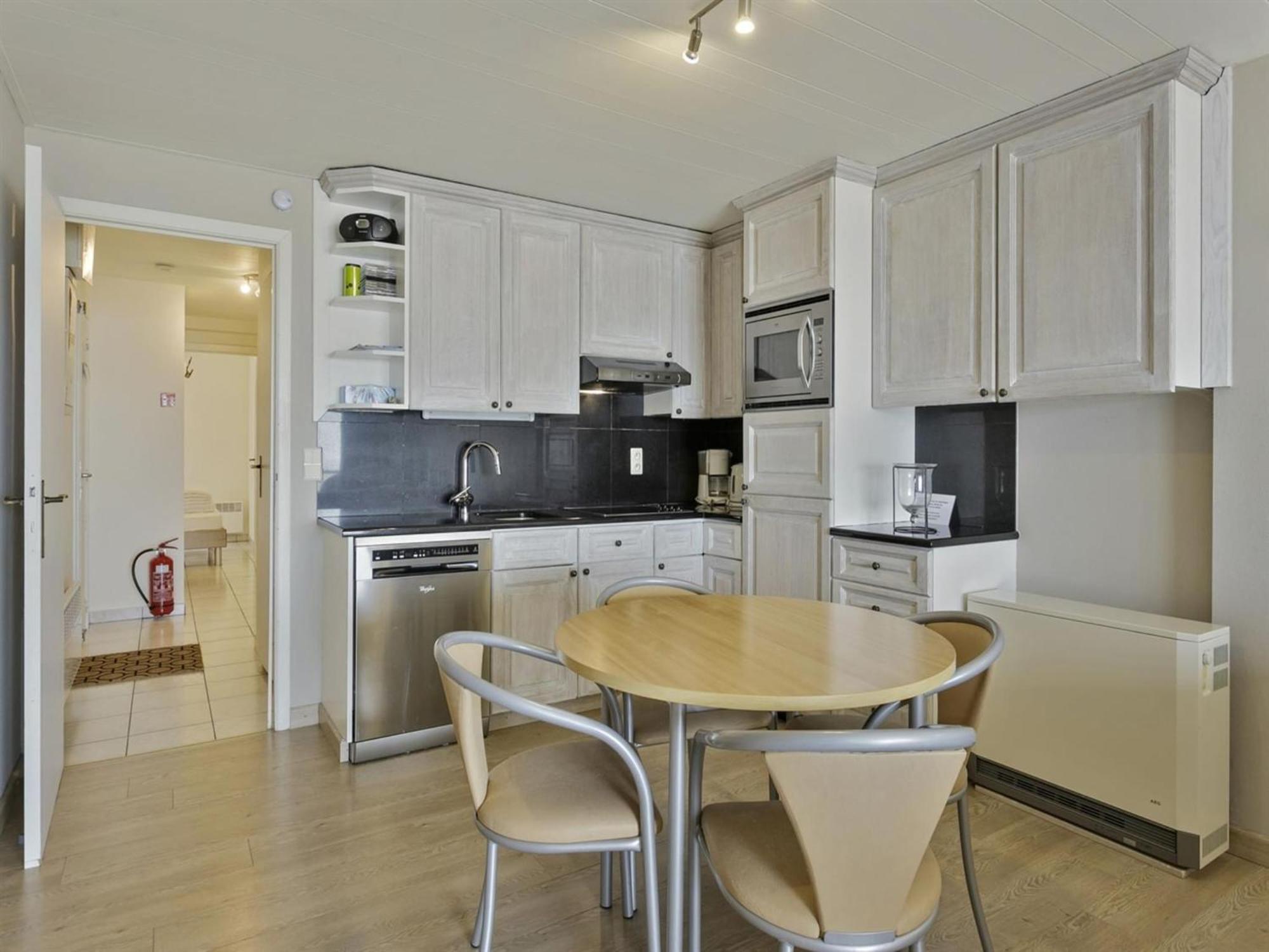 Paradis In Apartment *